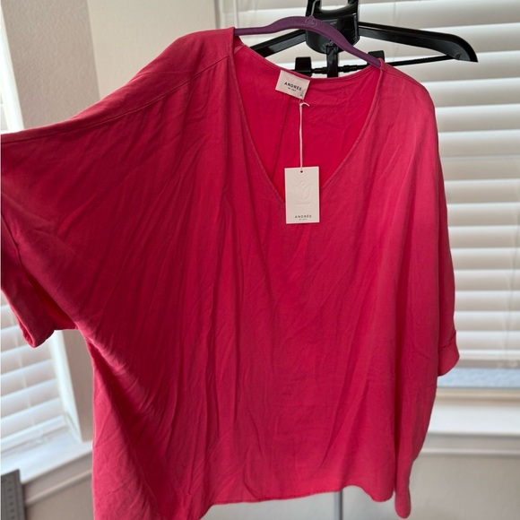 ANDREE BY UNIT Vivid Pink Short Sleeve Top - Picture 1 of 3